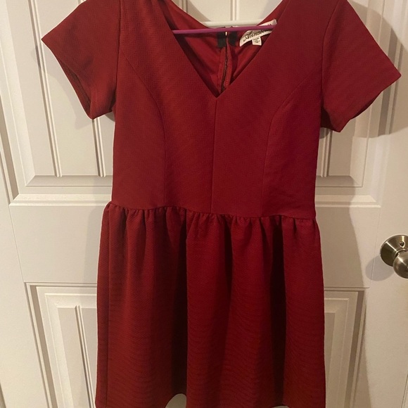 Annabelle Red V-Neck Drop Waist Dress with Black Zipper Detail on Back - Picture 3 of 7